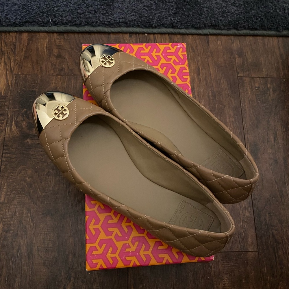 Clay Beige/Gold Tory Burch Flats